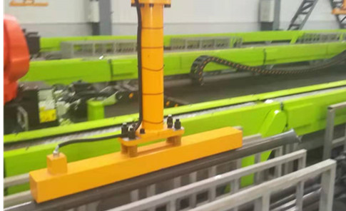 Manipulación Automática de Tubos de Acero con Pinzas Magnéticas Utilizadas para Robots